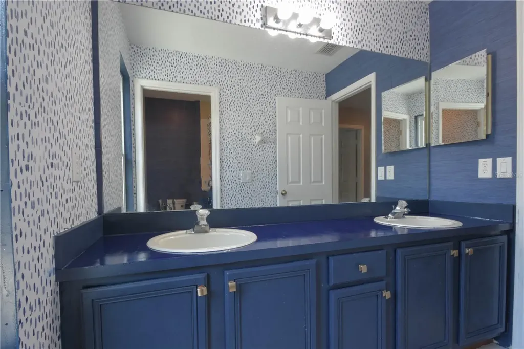 1843 Anna Catherine Drive Orlando FL 32828