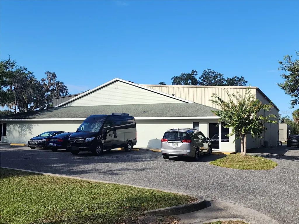 711 N 3rd Street Leesburg FL 34748