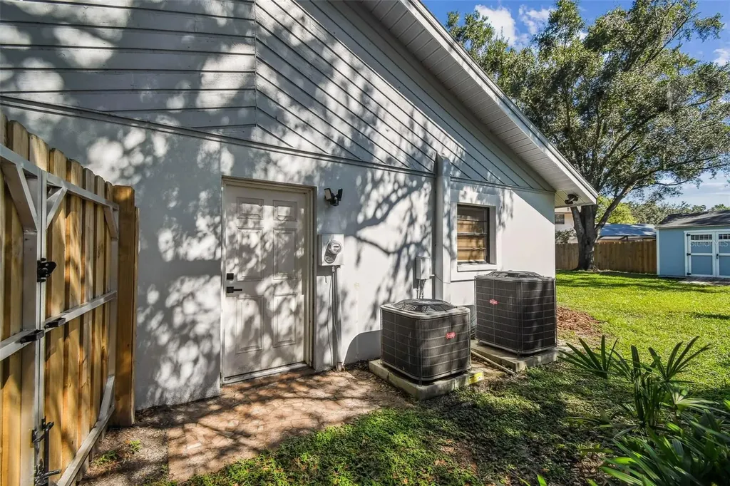 3217 Stoneybrook Lane Tampa FL 33618