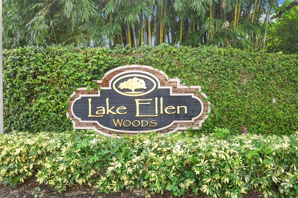 3217 Stoneybrook Lane Tampa FL 33618