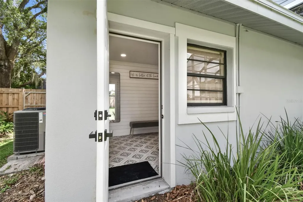 3217 Stoneybrook Lane Tampa FL 33618