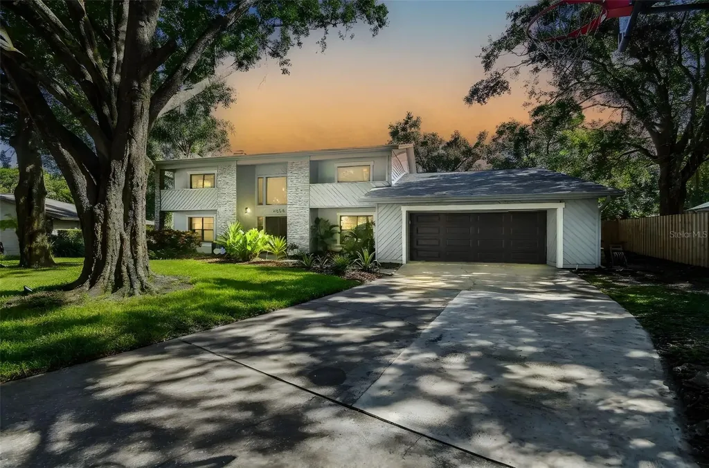3217 Stoneybrook Lane Tampa FL 33618