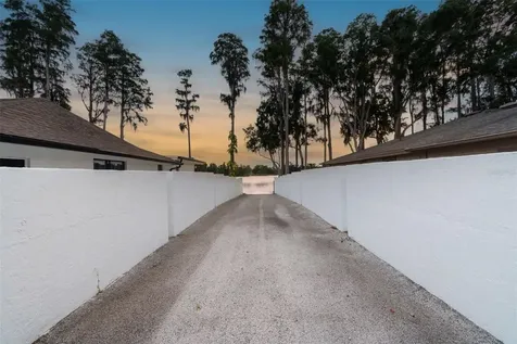 3217 Stoneybrook Lane Tampa FL 33618