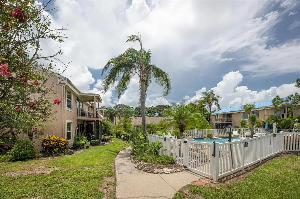 6208 7th Avenue W Bradenton FL 34209