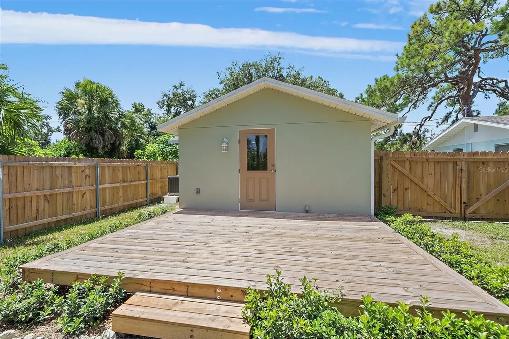 430 W Harvard Street Englewood FL 34223