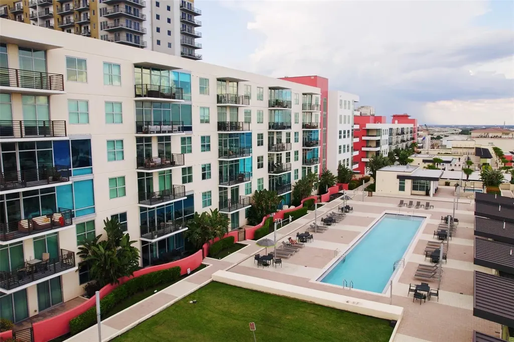 1120 E Kennedy Boulevard Tampa FL 33602