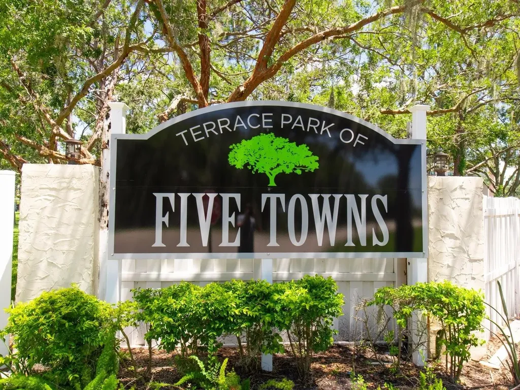 8174 Terrace Garden Drive N St Petersburg FL 33709