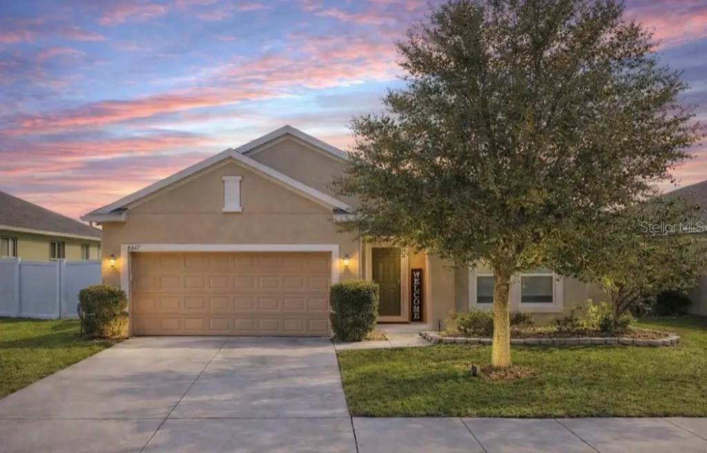 2617 Limerick Circle Grand Island FL 32735