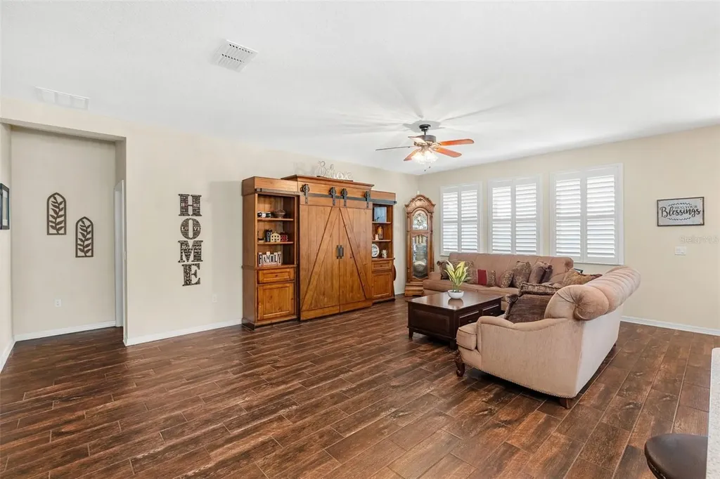 2617 Limerick Circle Grand Island FL 32735