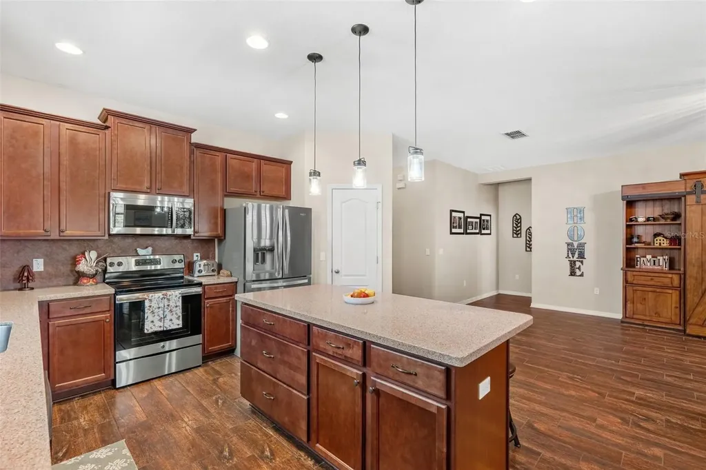 2617 Limerick Circle Grand Island FL 32735