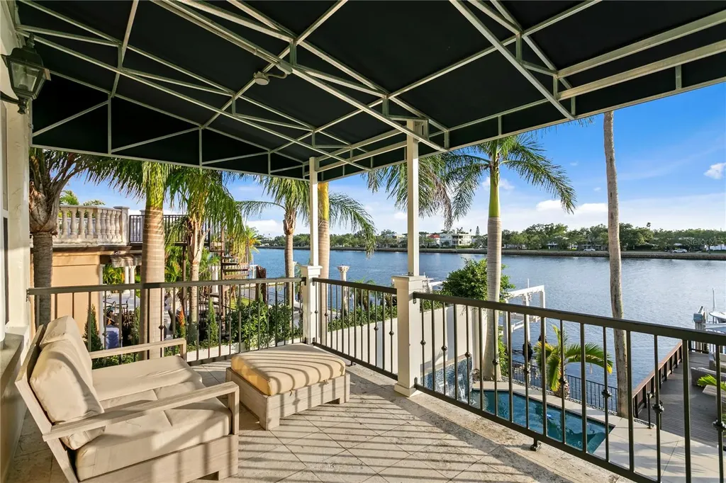 1155 Abbeys Way Tampa FL 33602