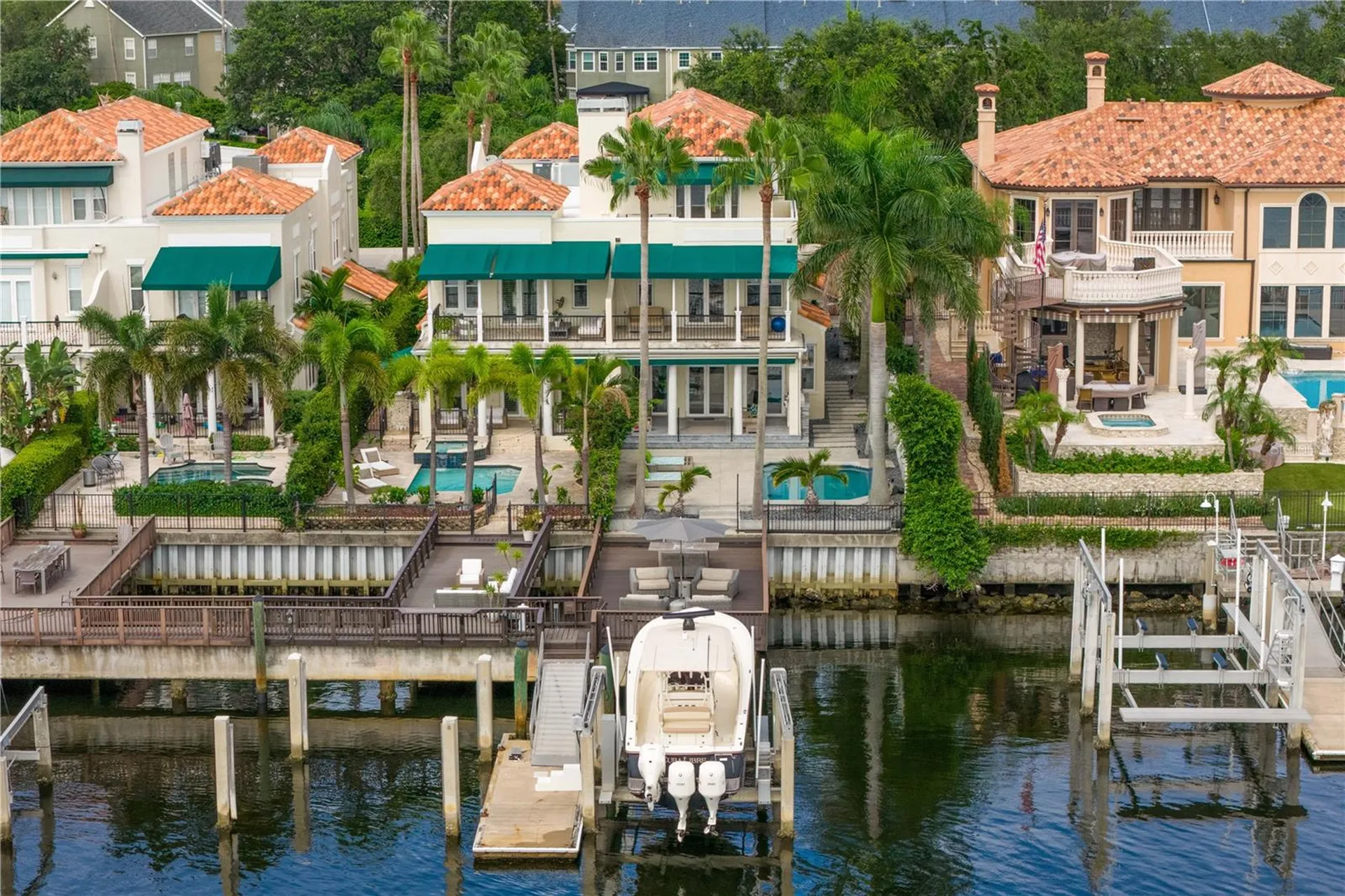 1155 Abbeys Way Tampa FL 33602