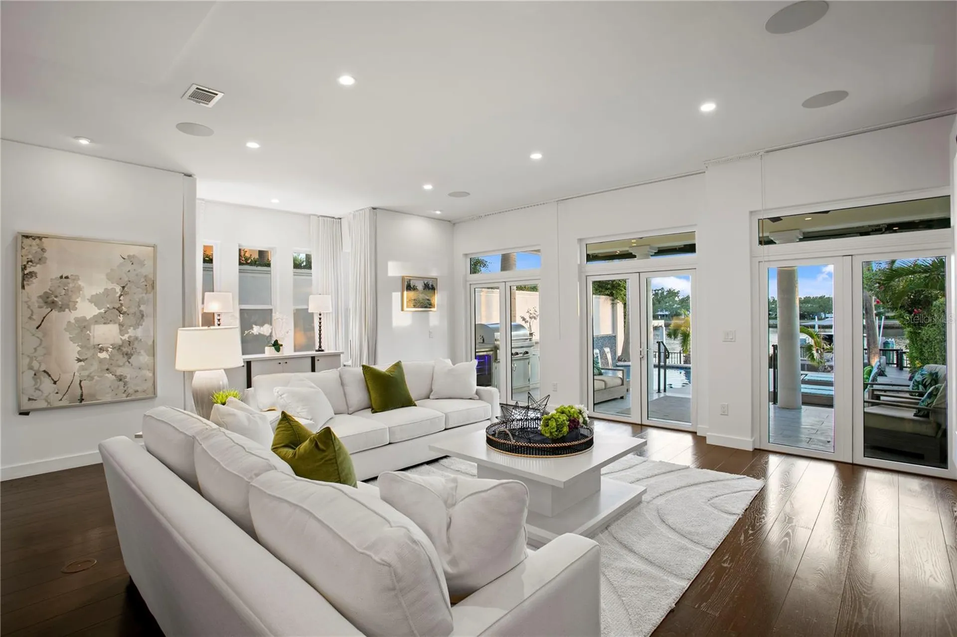 1155 Abbeys Way Tampa FL 33602