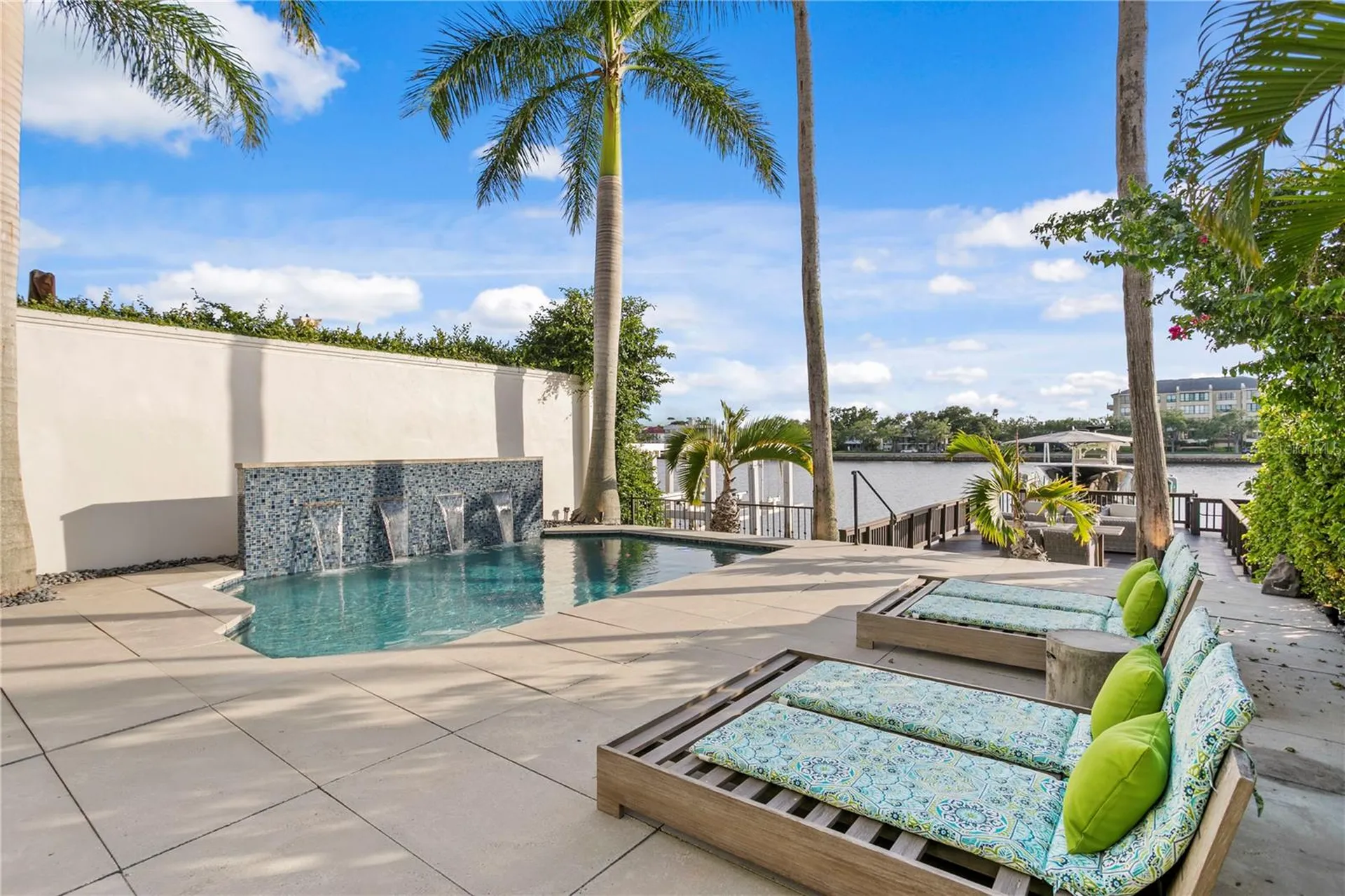 1155 Abbeys Way Tampa FL 33602