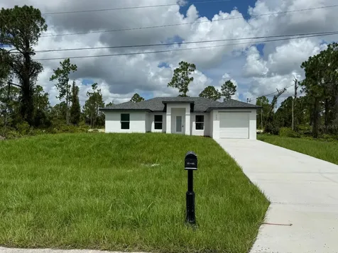 322 Mcarthur Boulevard Lehigh Acres FL 33974
