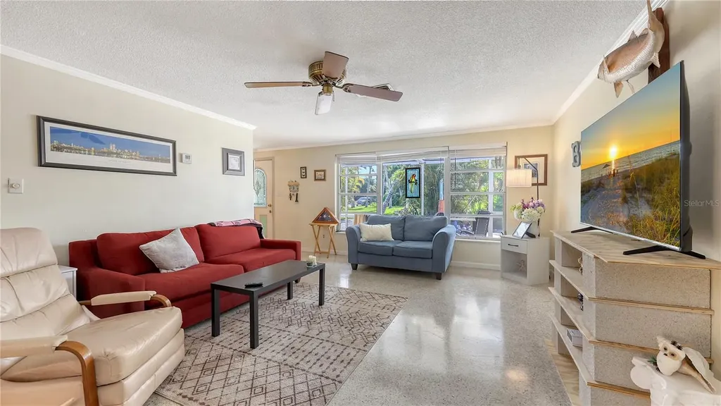5302 Las Rosas Sarasota FL 34242