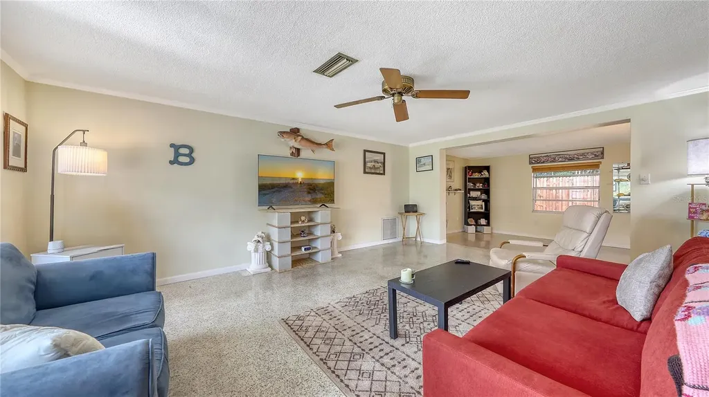 5302 Las Rosas Sarasota FL 34242
