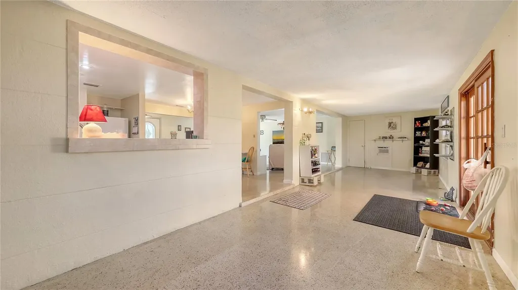5302 Las Rosas Sarasota FL 34242