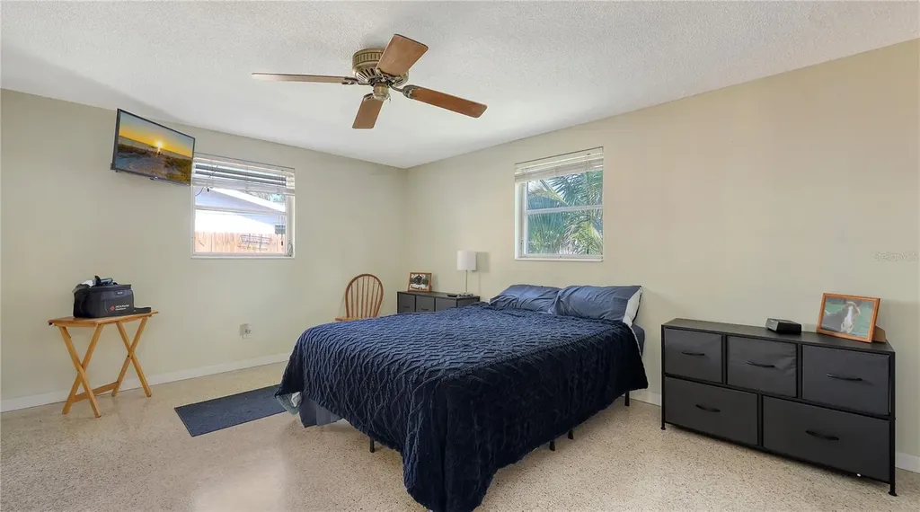 5302 Las Rosas Sarasota FL 34242