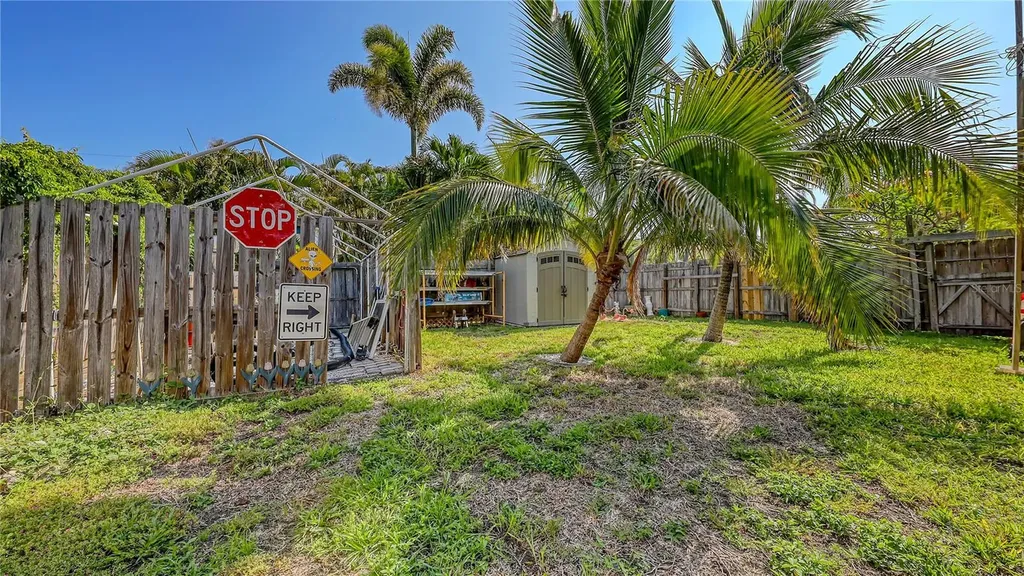 5302 Las Rosas Sarasota FL 34242