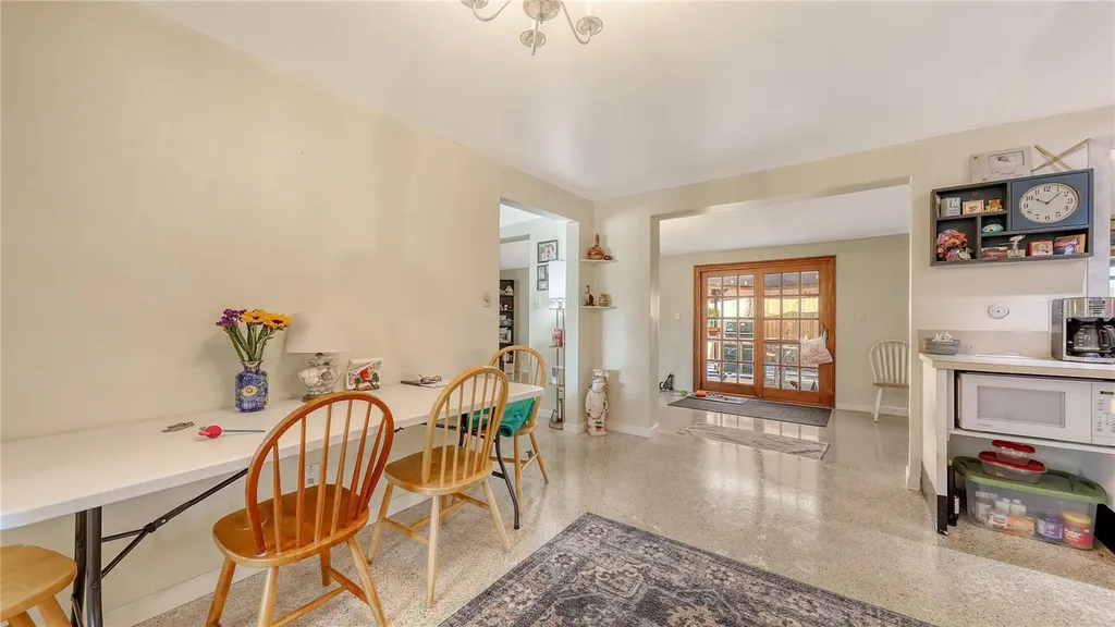 5302 Las Rosas Sarasota FL 34242