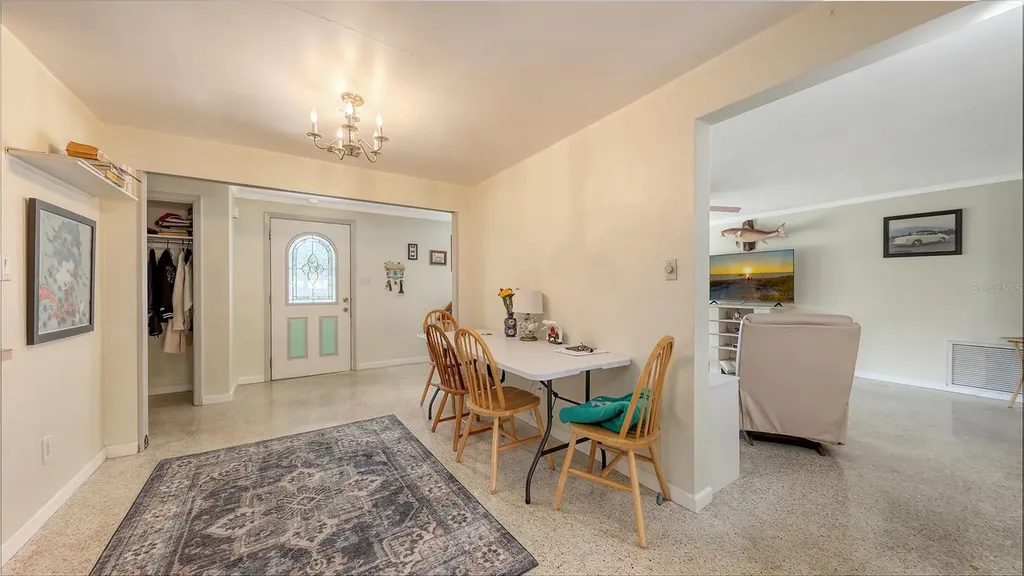 5302 Las Rosas Sarasota FL 34242