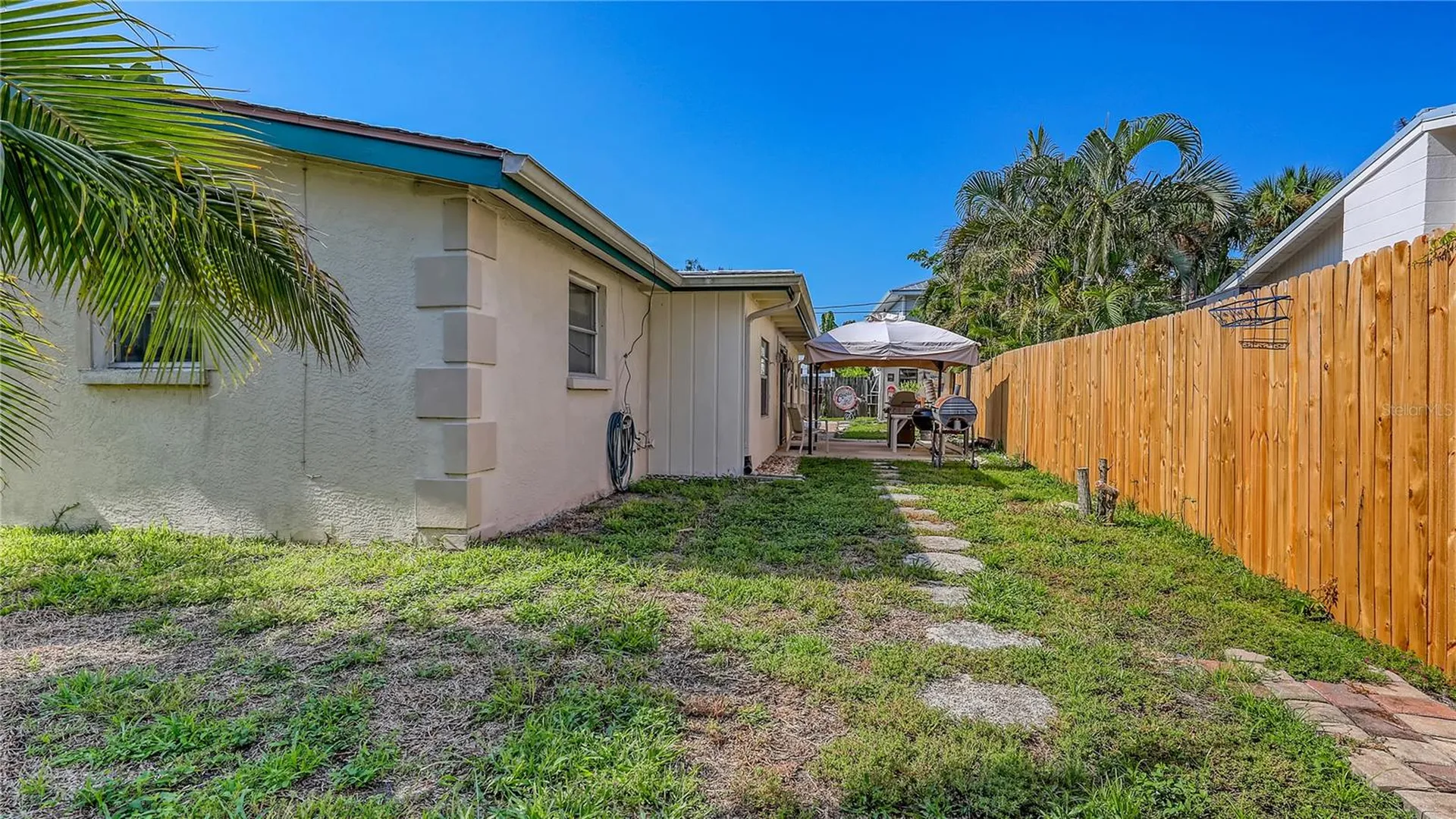 5302 Las Rosas Sarasota FL 34242