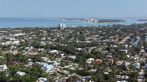 5302 Las Rosas Sarasota FL 34242