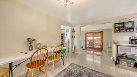 5302 Las Rosas Sarasota FL 34242