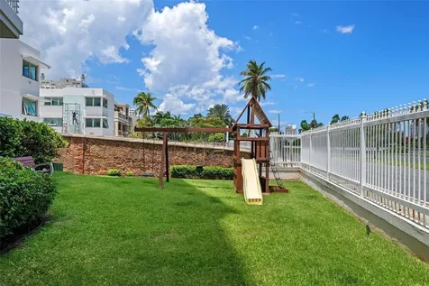 548 Hoare Street Laguna San Juan PR 00907