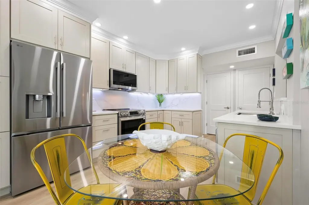 6005 N Beach Road Englewood FL 34223