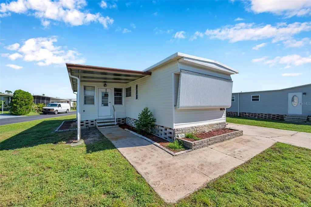 605 Mount Lancaster Avenue NE St Petersburg FL 33702