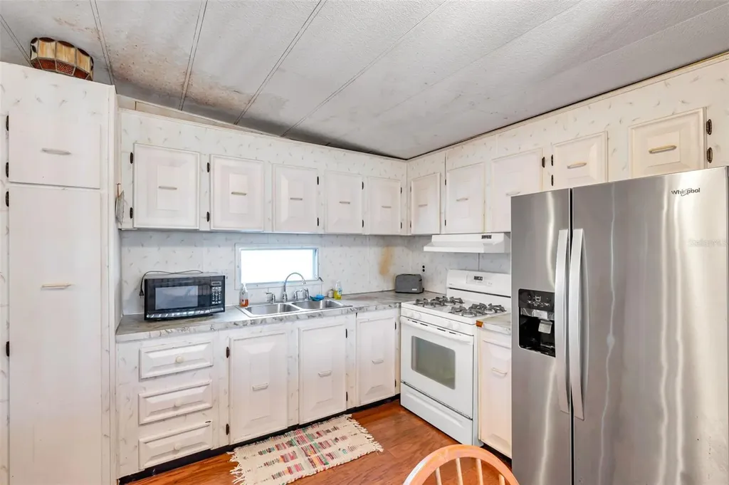 605 Mount Lancaster Avenue NE St Petersburg FL 33702