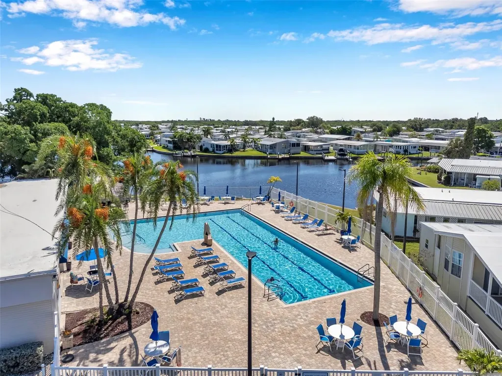 605 Mount Lancaster Avenue NE St Petersburg FL 33702