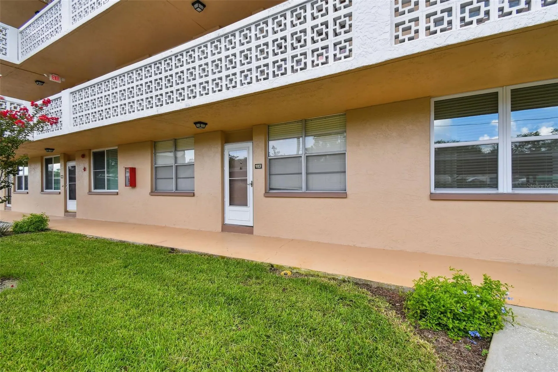 5095 Bay Street NE St Petersburg FL 33703