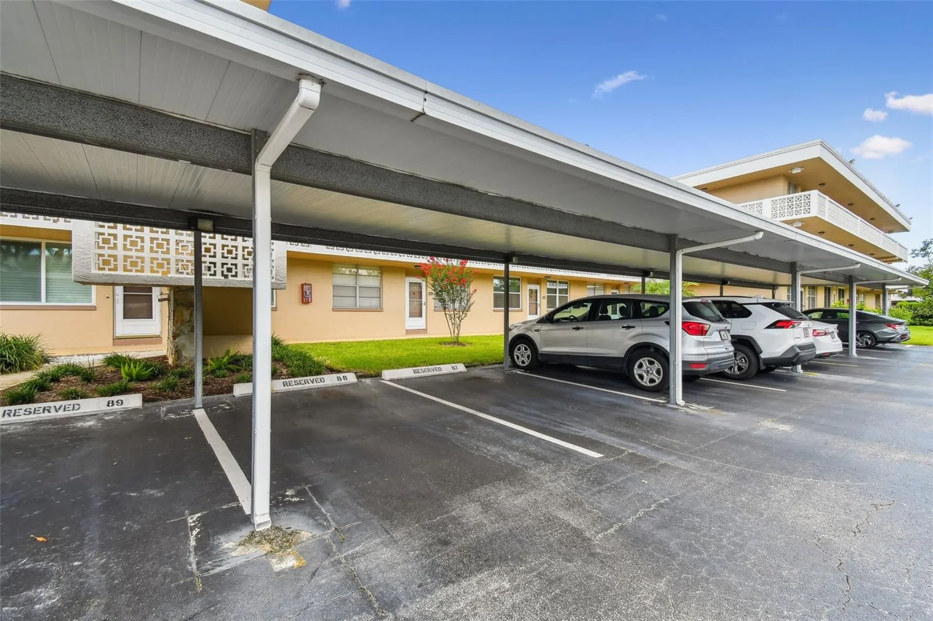 5095 Bay Street NE St Petersburg FL 33703