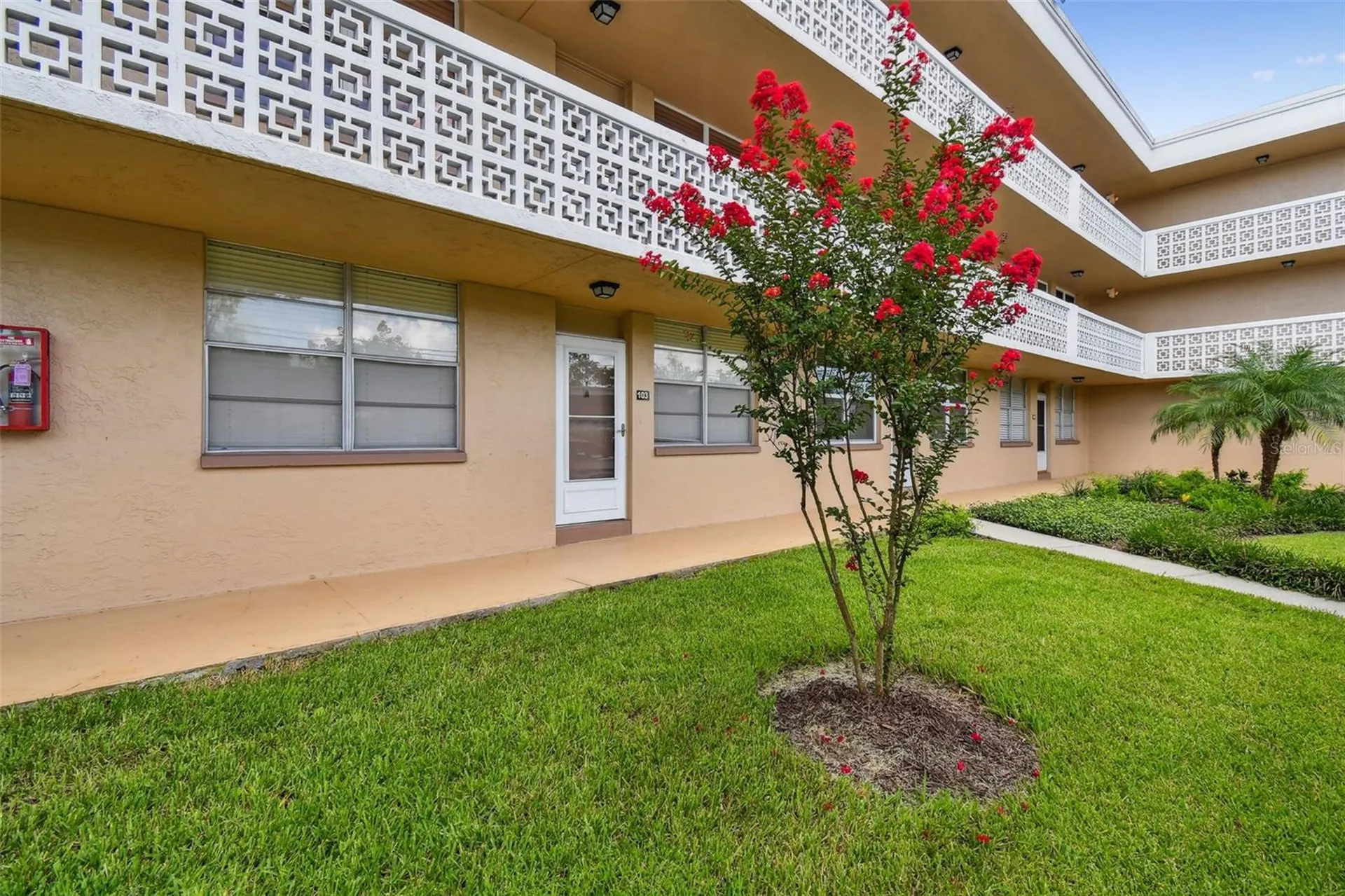 5095 Bay Street NE St Petersburg FL 33703