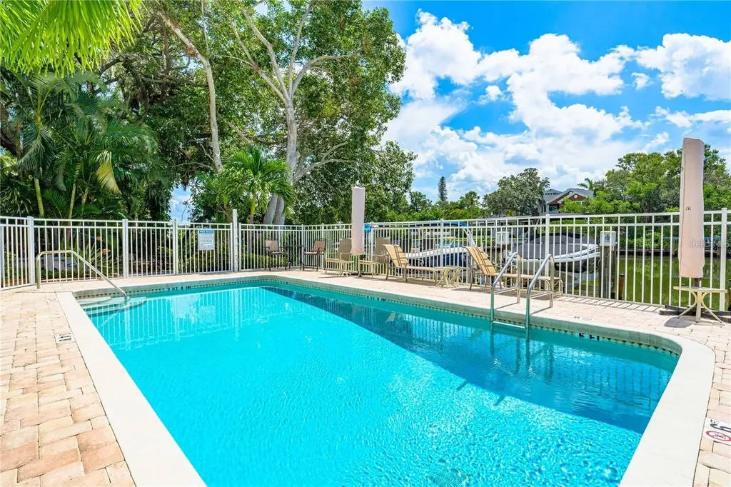 858 Hudson Avenue Sarasota FL 34236