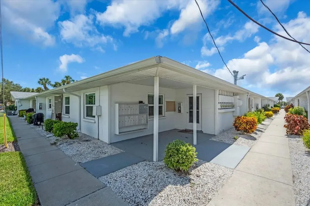 100 The Esplanade N Venice FL 34285