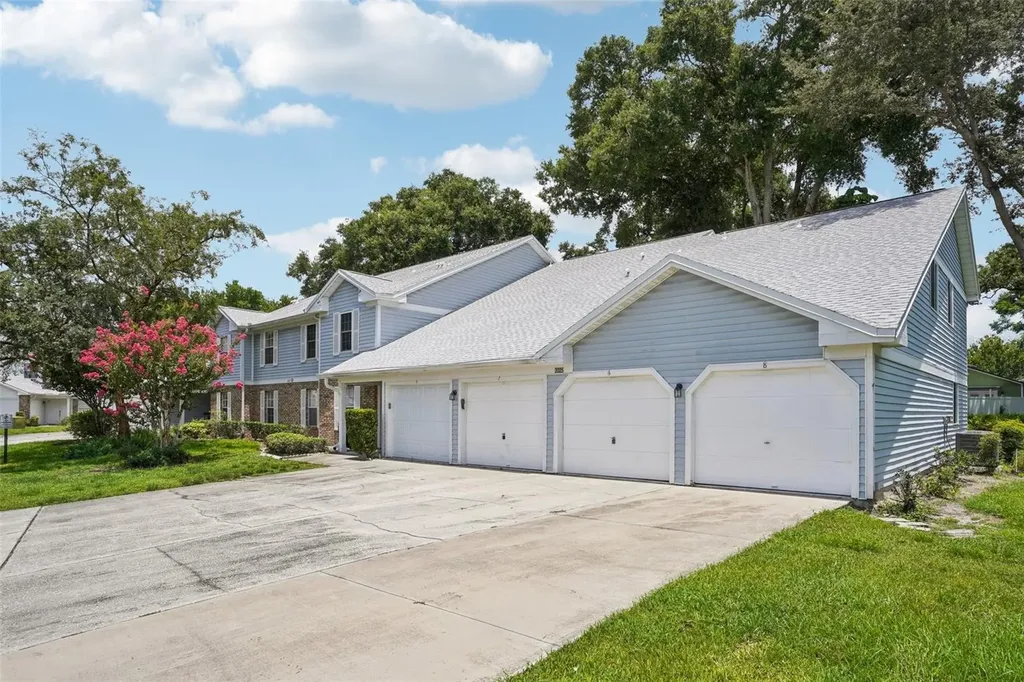 2025 Eastbourne Way Orlando FL 32812
