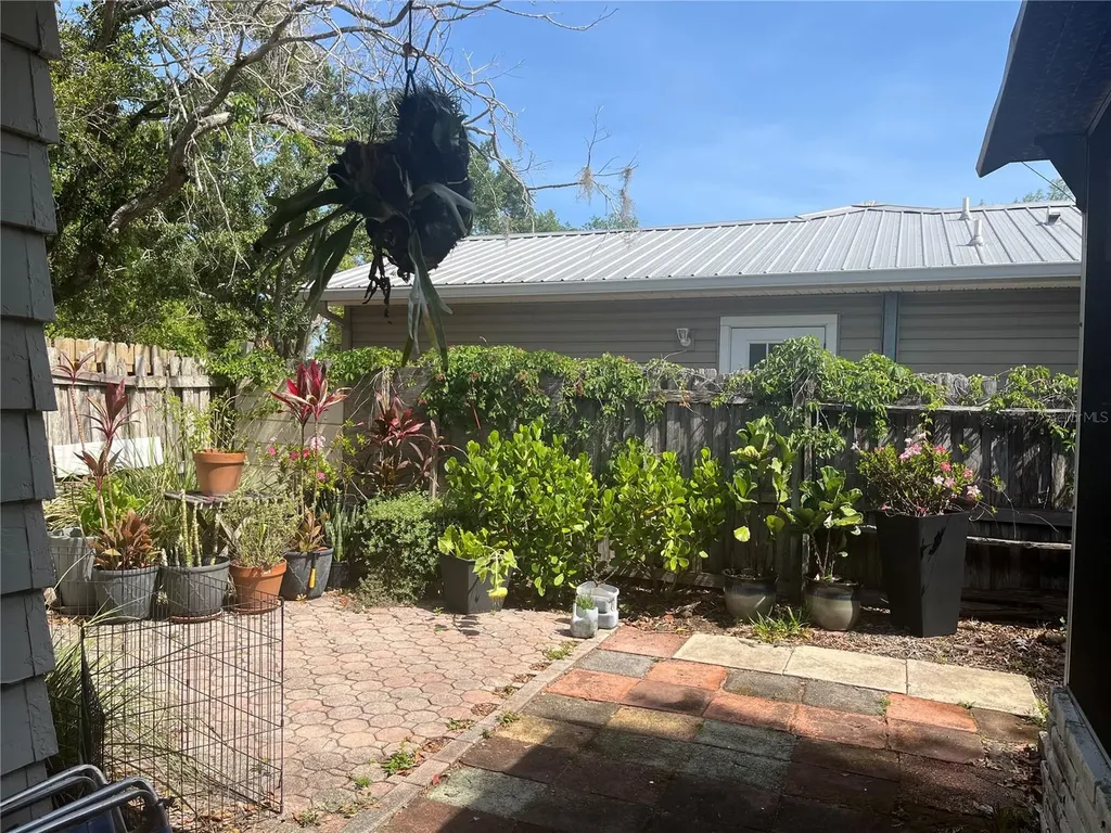 2415 Pelican Drive Sarasota FL 34237