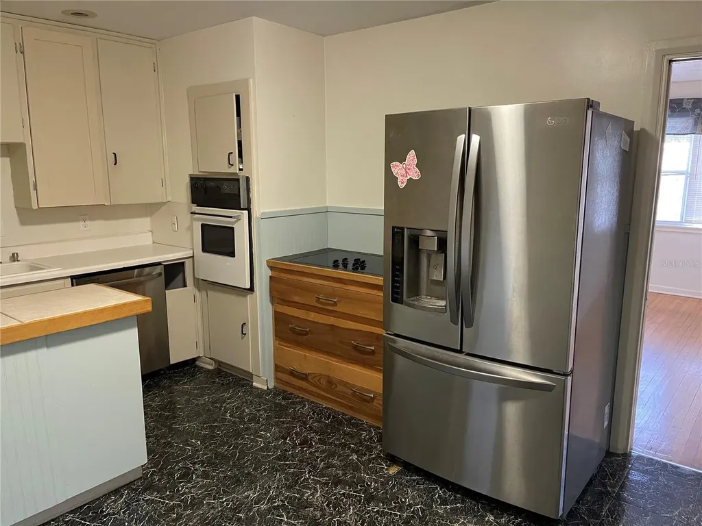 2415 Pelican Drive Sarasota FL 34237