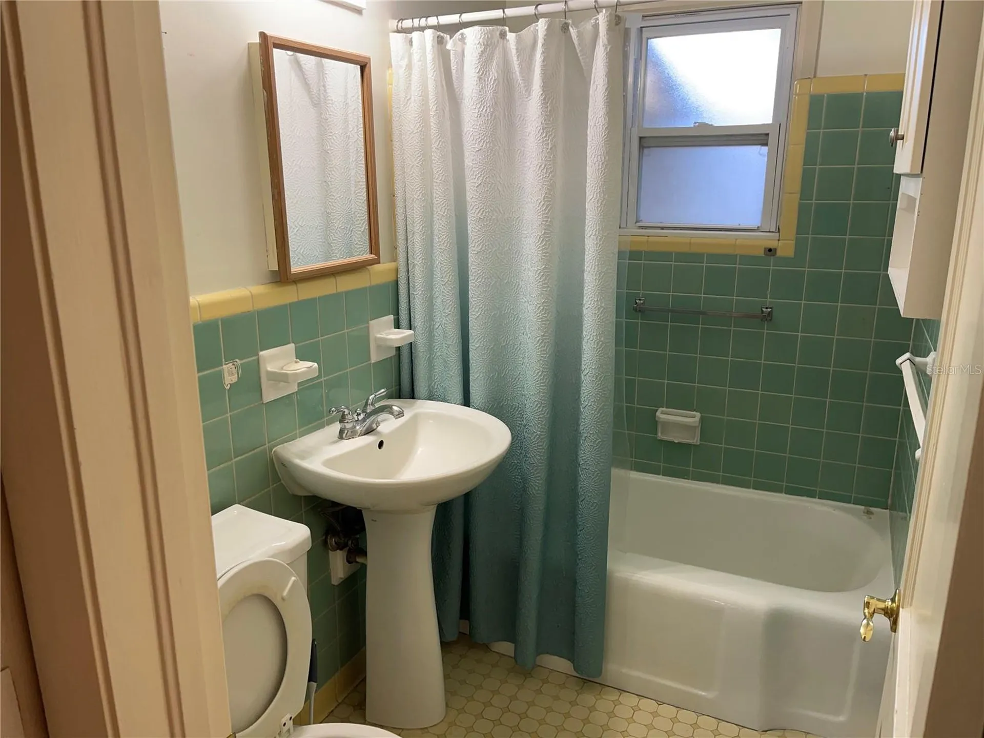 2415 Pelican Drive Sarasota FL 34237