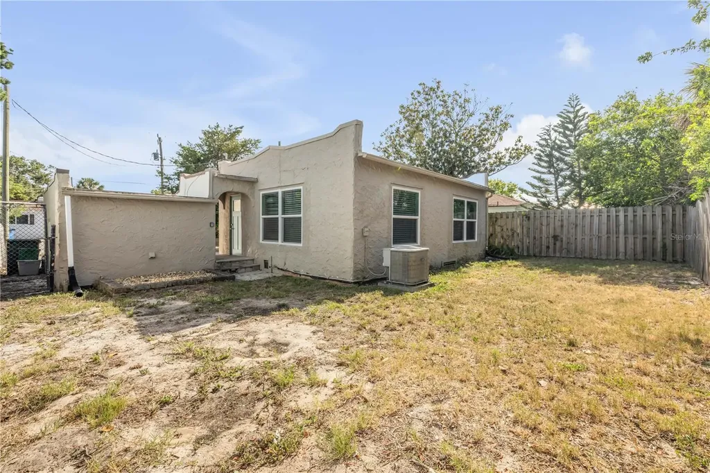 315 Sears Avenue Daytona Beach FL 32118