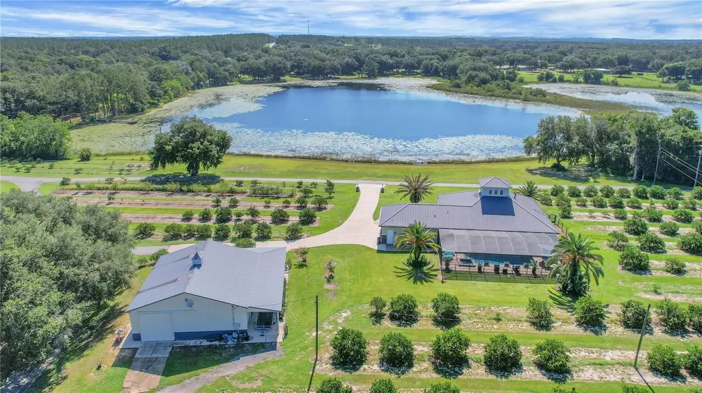 16982 SE Highway 42 Weirsdale FL 32195