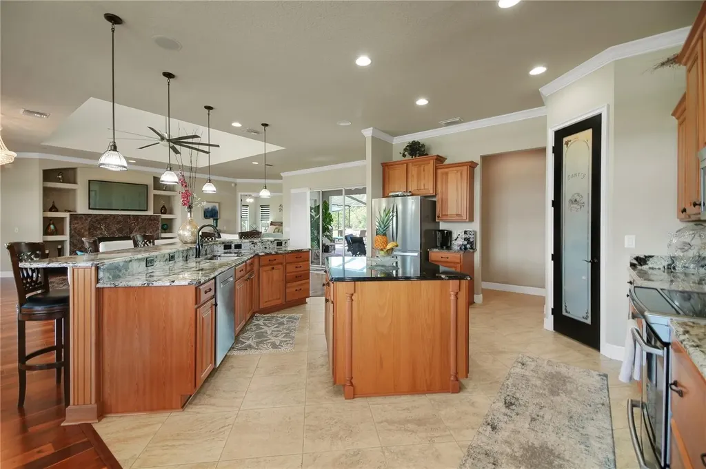 16982 SE Highway 42 Weirsdale FL 32195