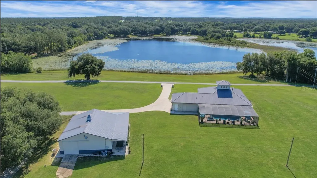 16982 SE Highway 42 Weirsdale FL 32195