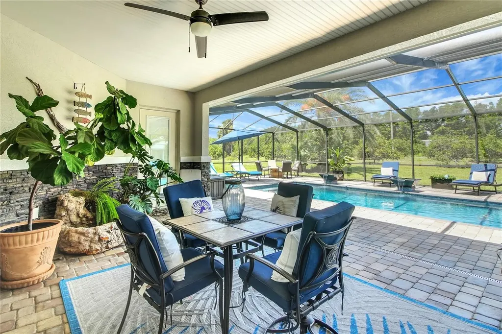 16982 SE Highway 42 Weirsdale FL 32195