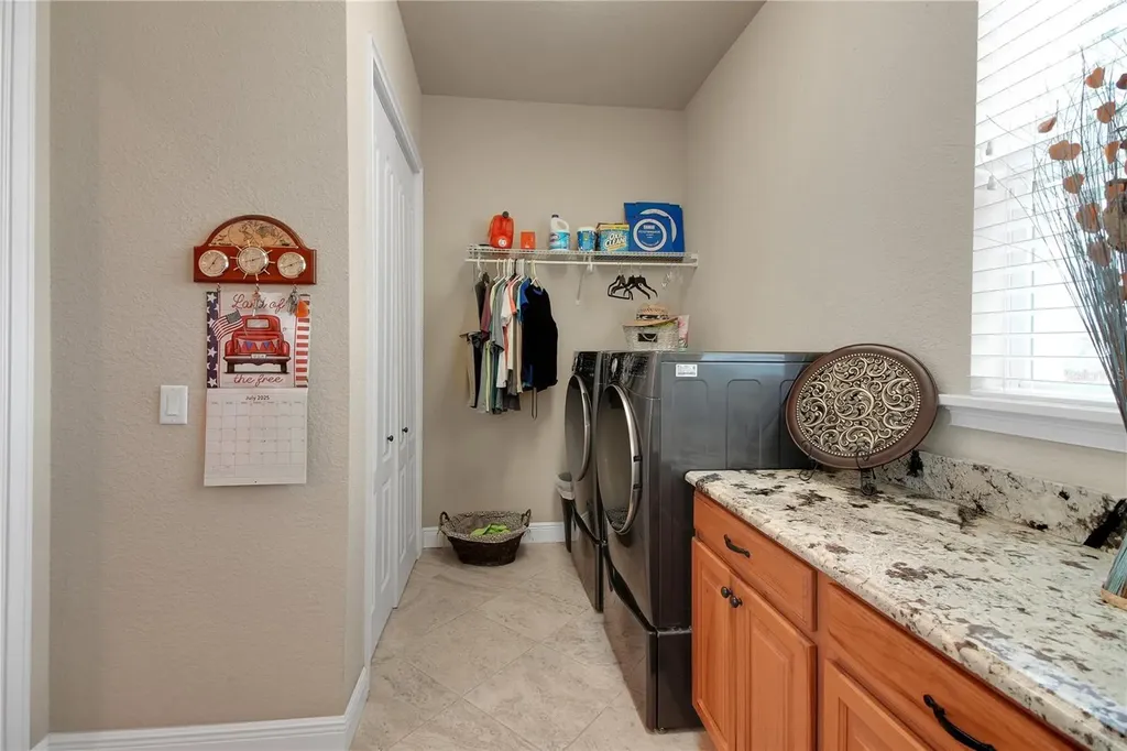 16982 SE Highway 42 Weirsdale FL 32195