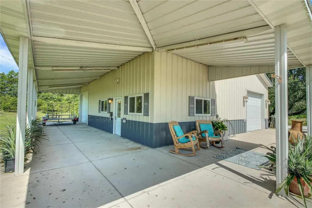 16982 SE Highway 42 Weirsdale FL 32195